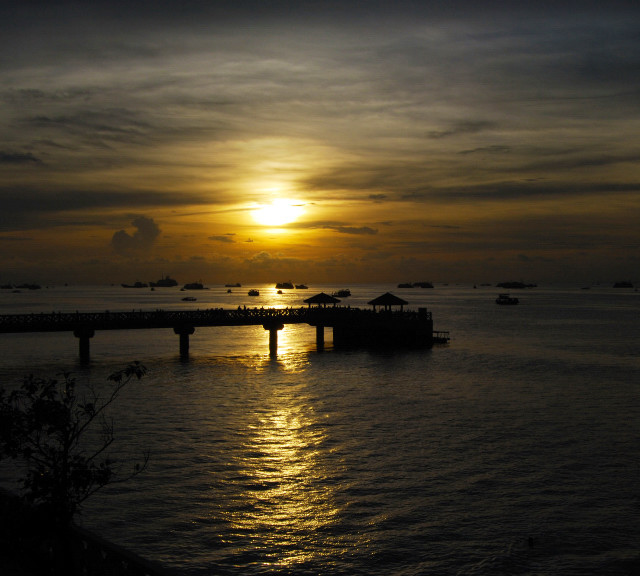 夕照北部湾 摄影 伦敦桥