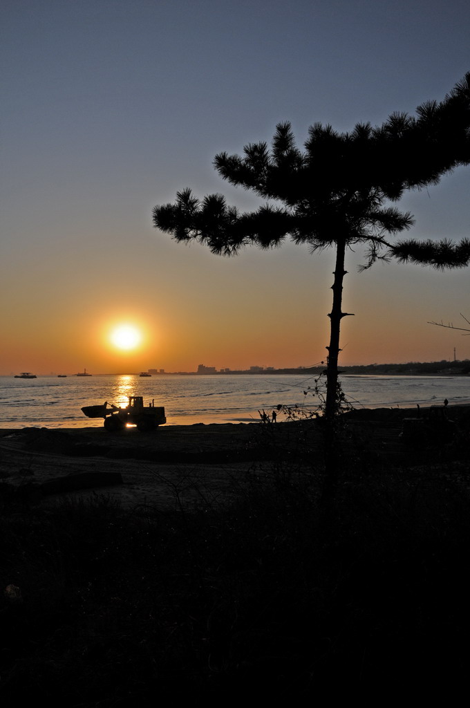 夕阳照工地 摄影 红军喝茅台