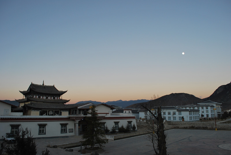 云南香格里拉 - 龟山大佛寺13 摄影 七滨逍遥