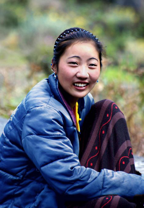 藏家姑娘 摄影 酥油茶