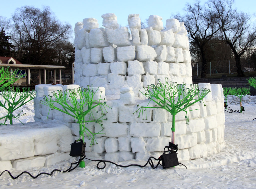 龙潭湖滑雪场的雪城堡 摄影 姚顺