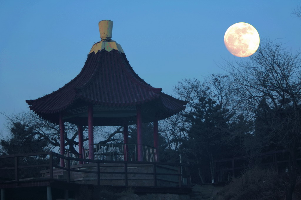 望龟亭上旧时月 摄影 红军喝茅台