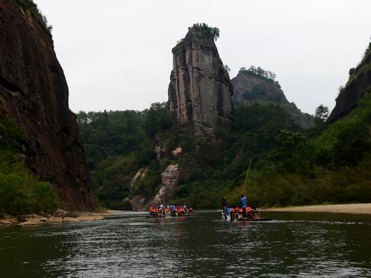 轻舟已过万重山 摄影 悬崖峭壁