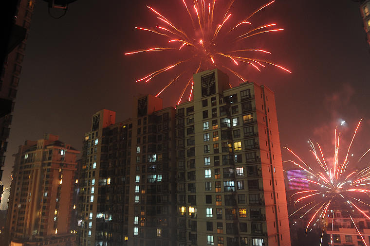 小区除夕之夜 摄影 心已远