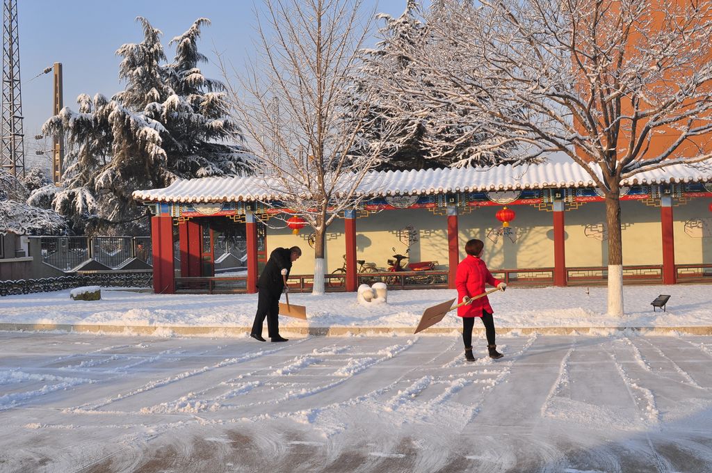 瑞雪 摄影 地震受过伤