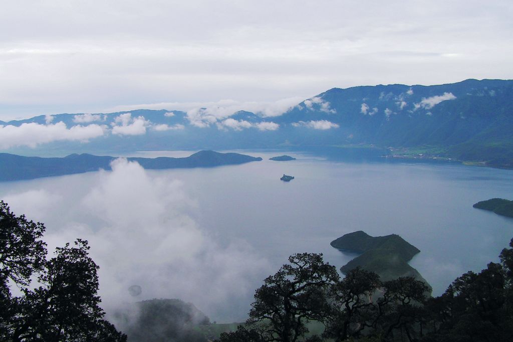 泸沽湖之晨 摄影 大山风