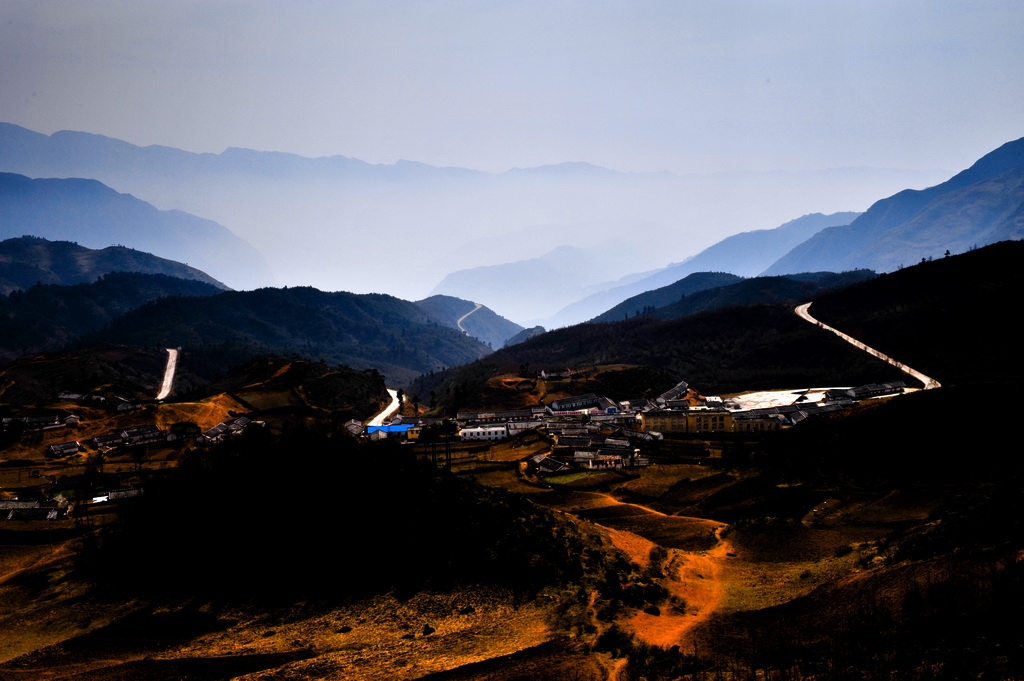 波洛山彝寨风光——凉山州金阳县 摄影 青花椒