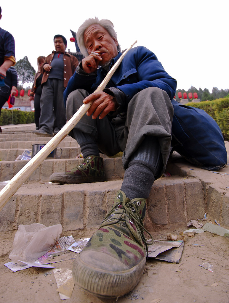 长老 摄影 摔跟头