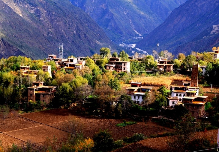 中路山寨 摄影 边疆