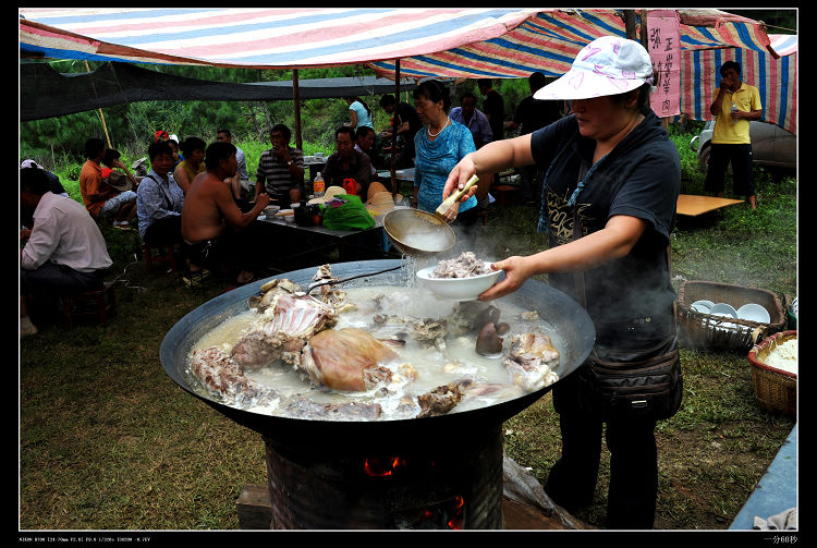 牛肉汤锅 摄影 一分60秒