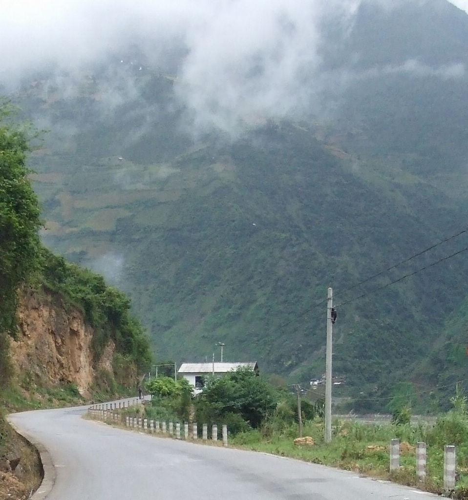 云南怒江行--山路弯弯 摄影 难得忙里偷闲