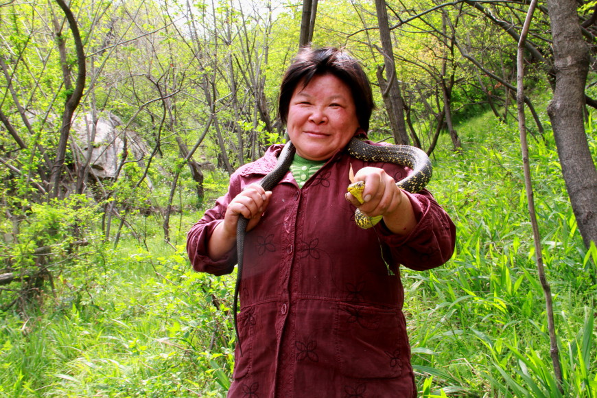 山村妇女 摄影 曙光召唤