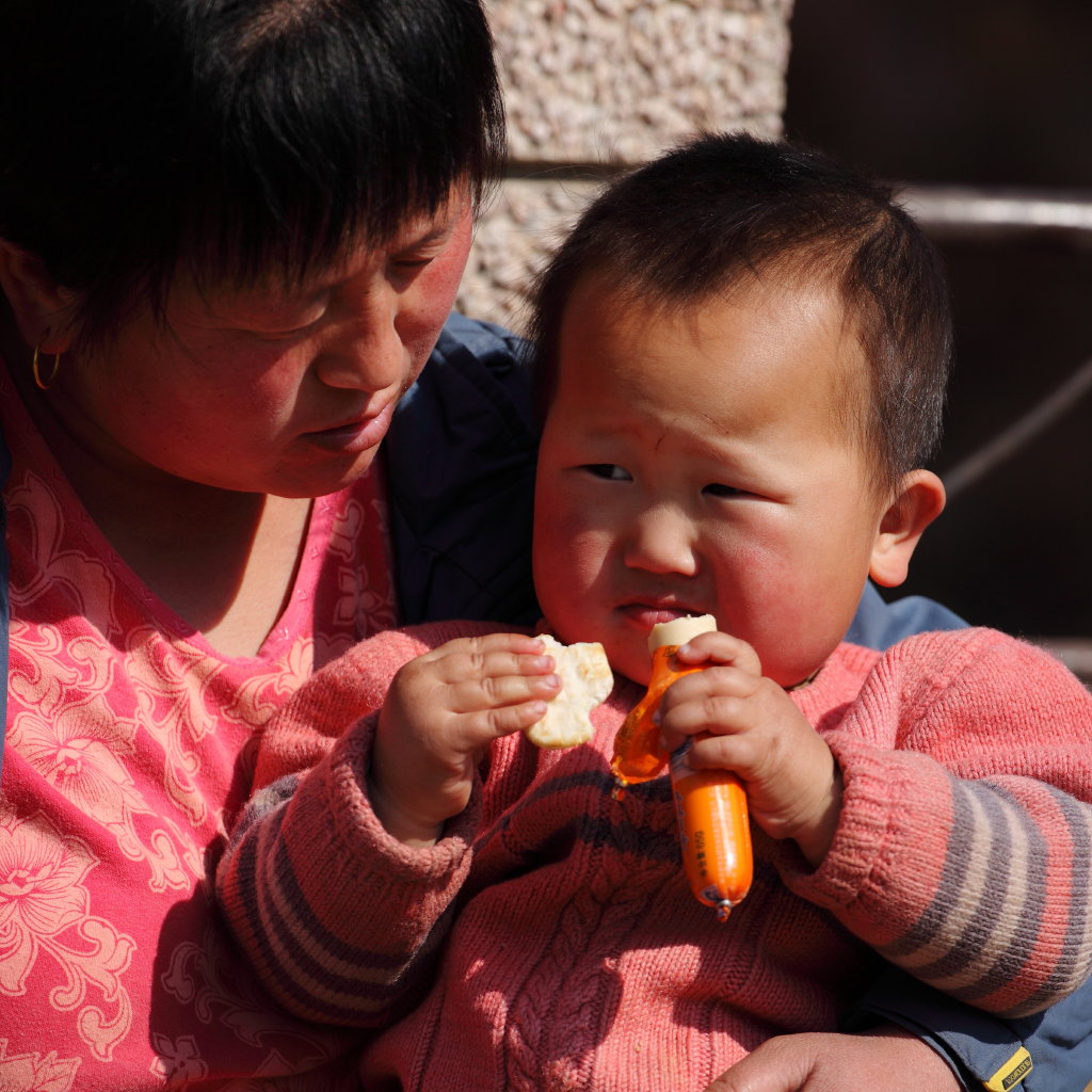 苏家营子村的男女老幼---火腿肠 摄影 无限江山