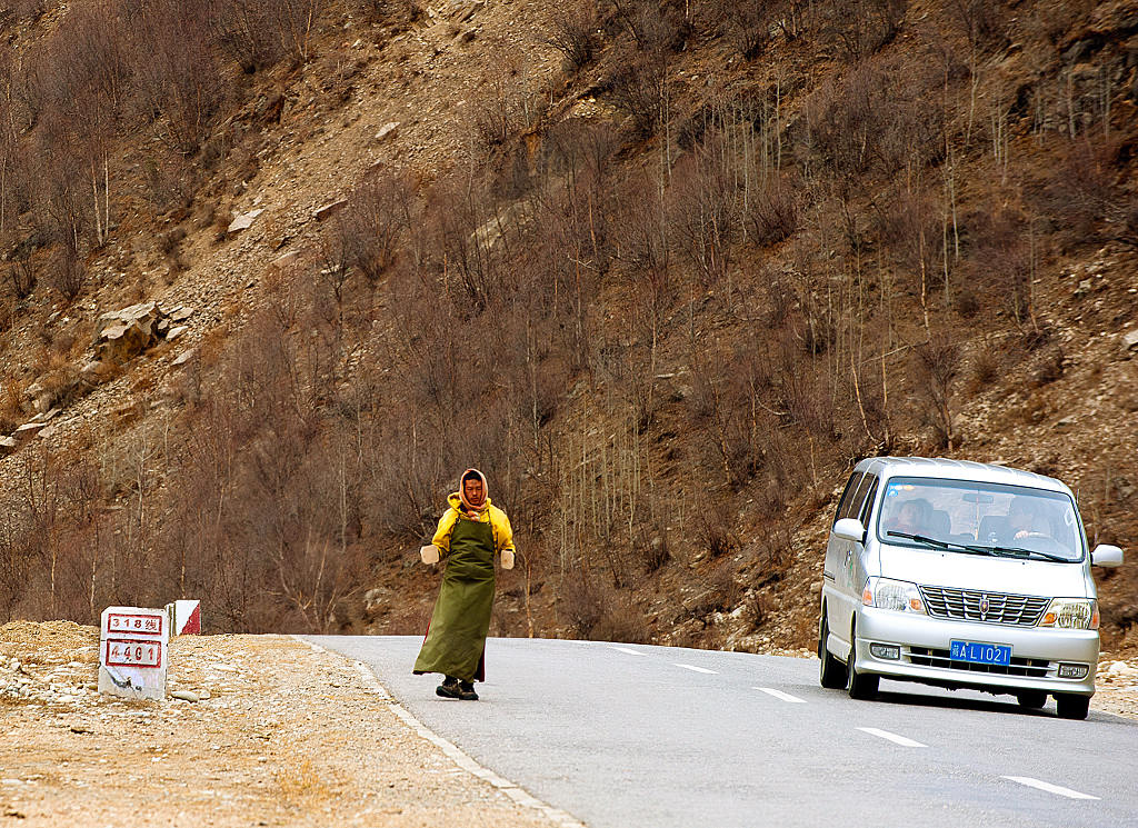 朝圣路漫漫 摄影 绍释山海