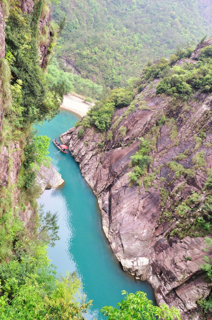 轻舟已过万重山 摄影 上海逍遥