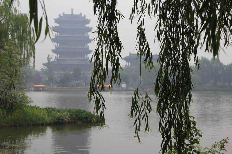 雨中明湖 摄影 情由独钟