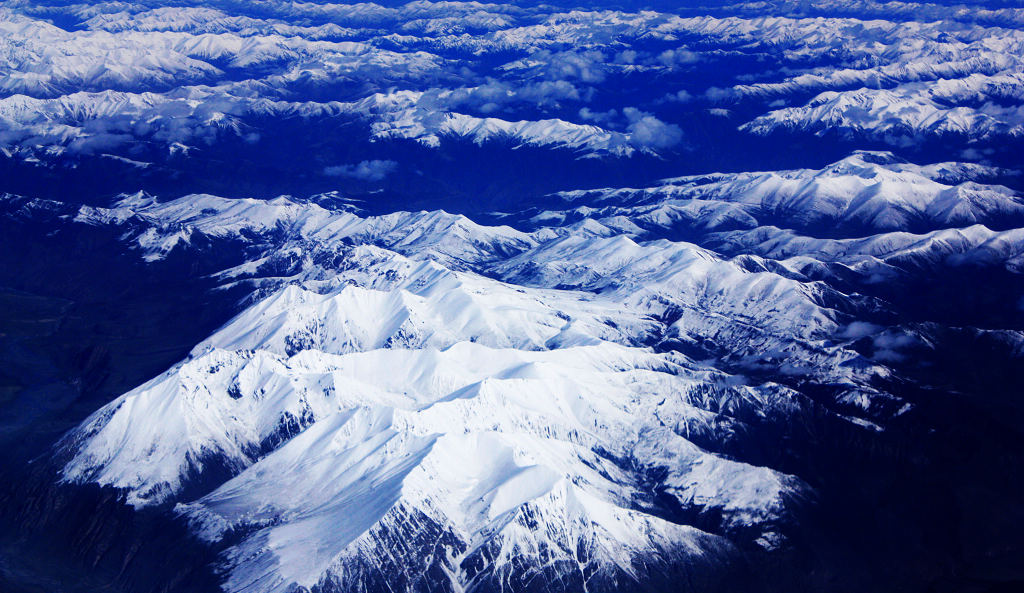 西藏之行（航拍雪山） 摄影 夕阳吻柳