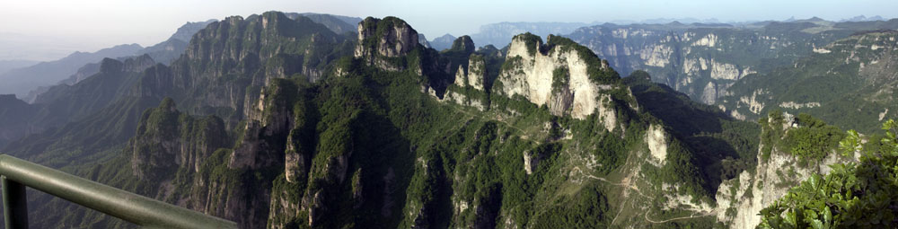 王莽岭天柱关和古代的羊肠坂 摄影 百年逍遥叟