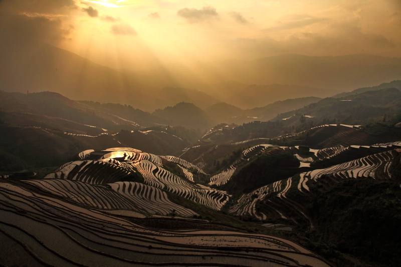 阳光普照大地 摄影 第一户外