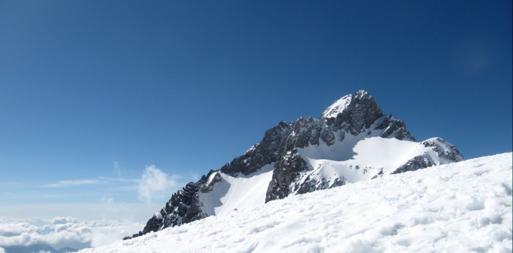 登上雪山 摄影 银河星星