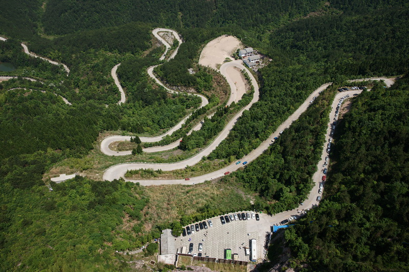 景星岩的盘山公路 摄影 小Q