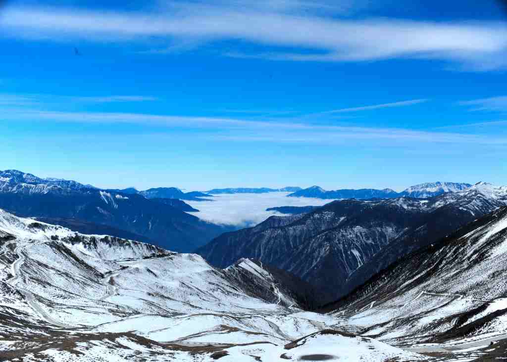 更喜岷山千里雪 摄影 青藏高原