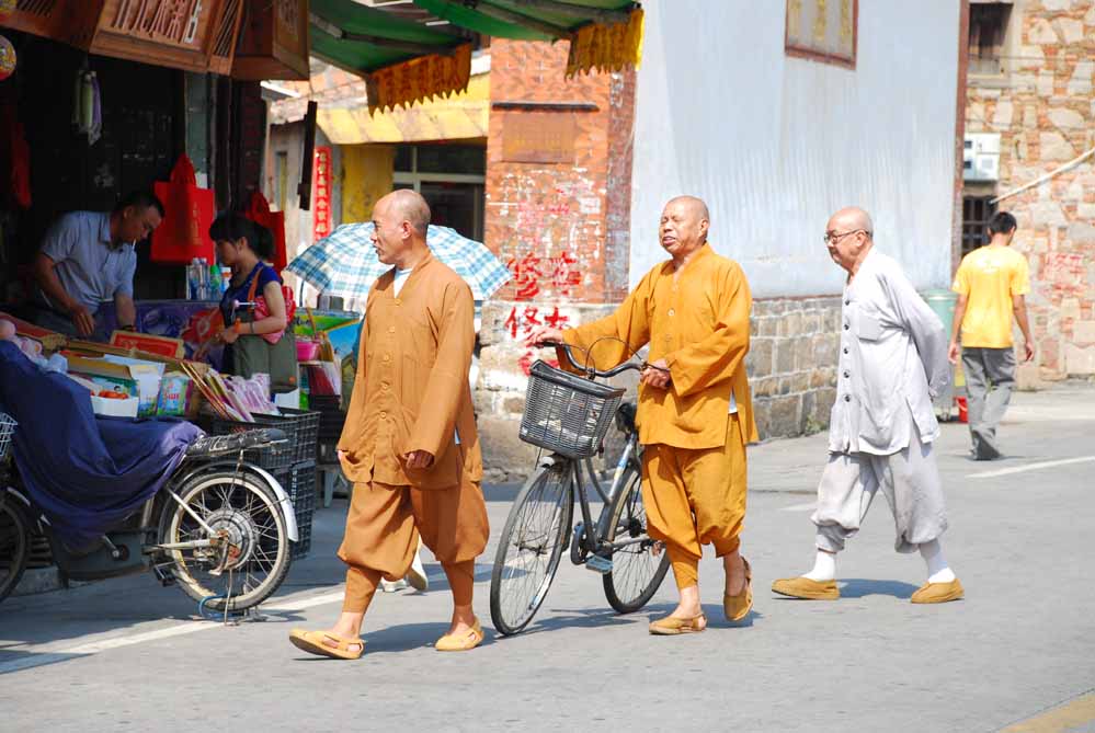 僧人 摄影 金天一川