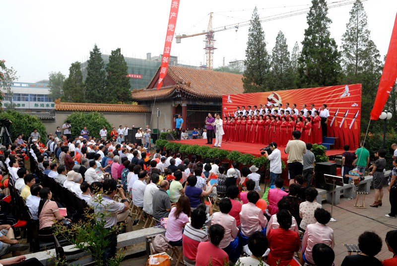 建党90周年老干部演出现场 摄影 互捧够友