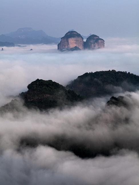 远眺姐妹峰（广东丹霞山） 摄影 旭日和风