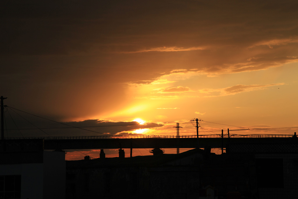 福海夕阳 摄影 要雨就刮风