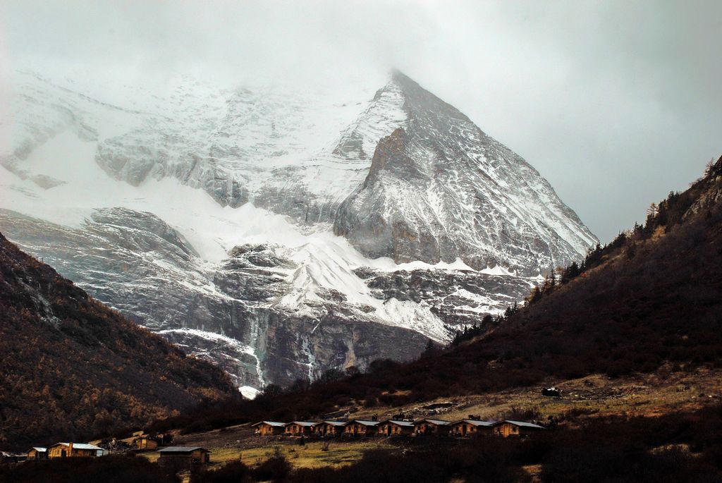 云横雪拥的神山 摄影 zcc_chow