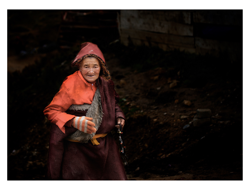 藏族阿妈 摄影 浪游天涯
