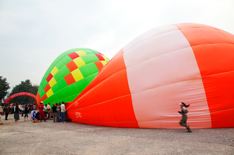 国际热气球节—充气 摄影 泥瓦匠