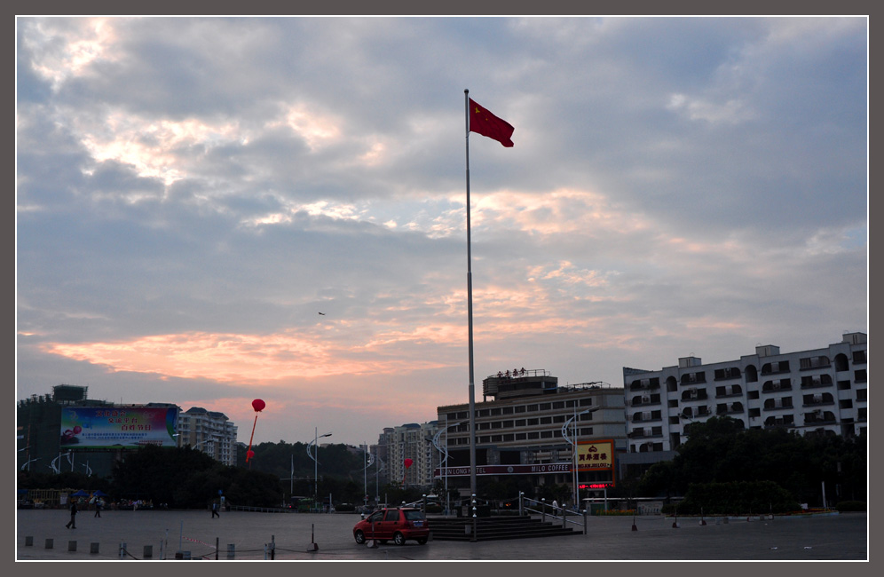 晨 摄影 江岸孤峰