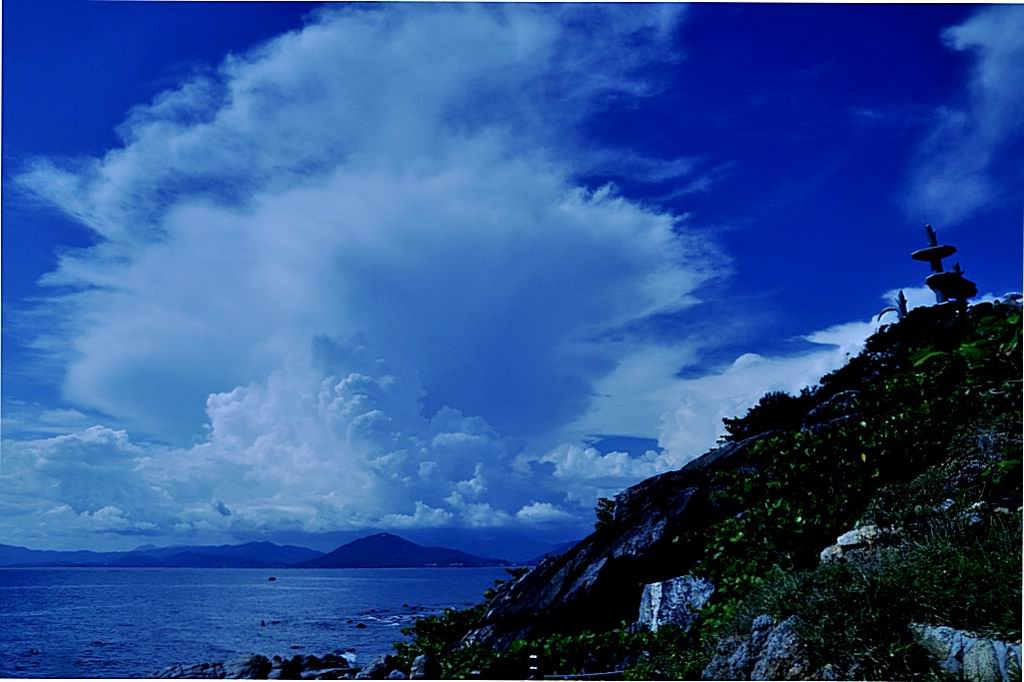 云飞渡 摄影 盛夏明月