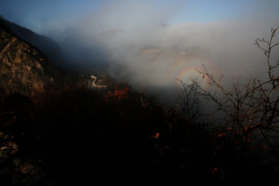 佛光初现白河大峡谷 摄影 沉积岩