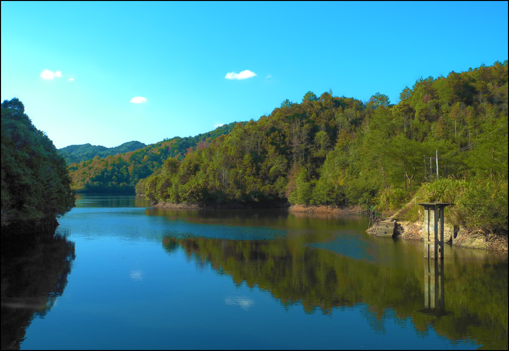 水库秋景 摄影 老尼康