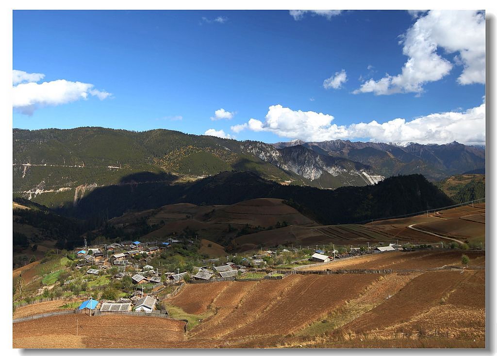 大山里的纳西小村 摄影 牧驼人