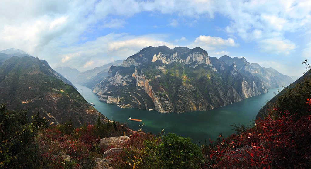 三峡红叶时--巫山神女峰 摄影 顺其华缘