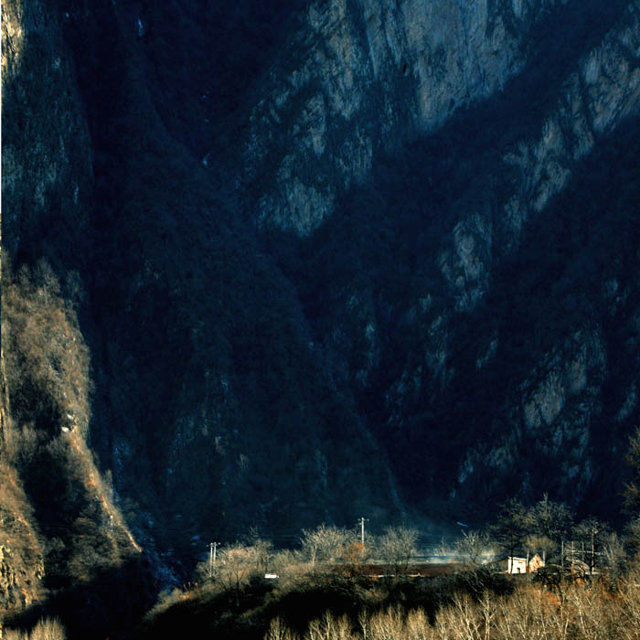 《家住大山中》 摄影 山野采风