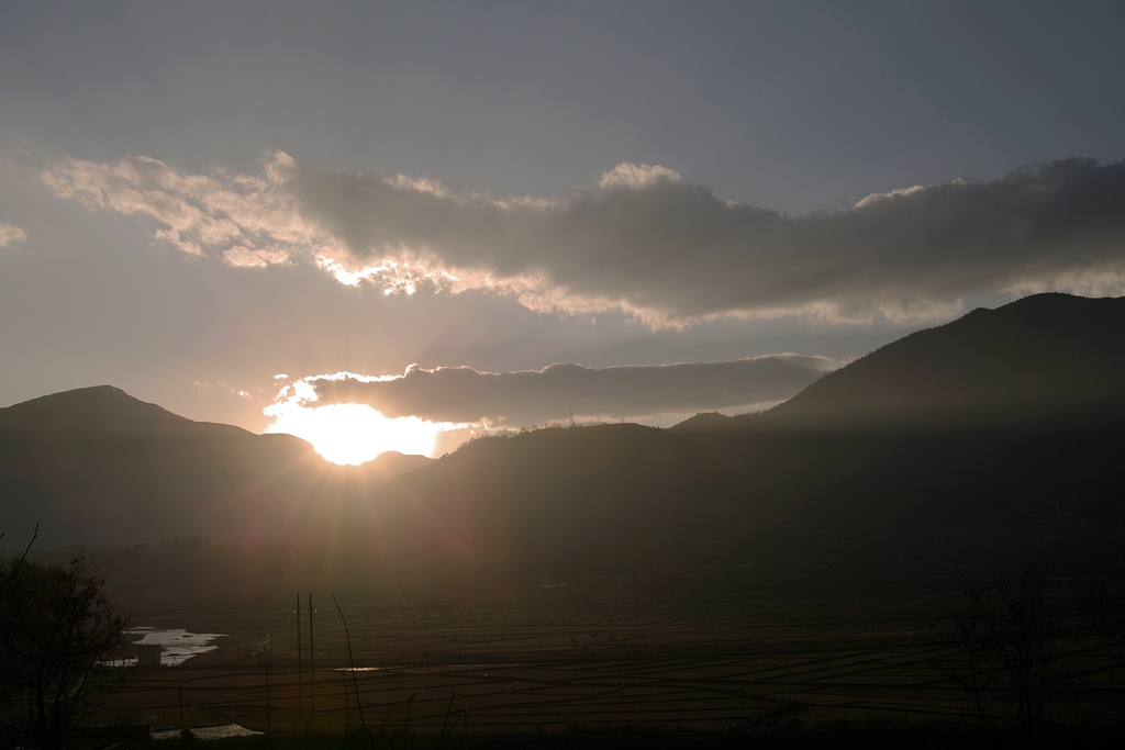 普雄.夕阳 摄影 吉克伍来