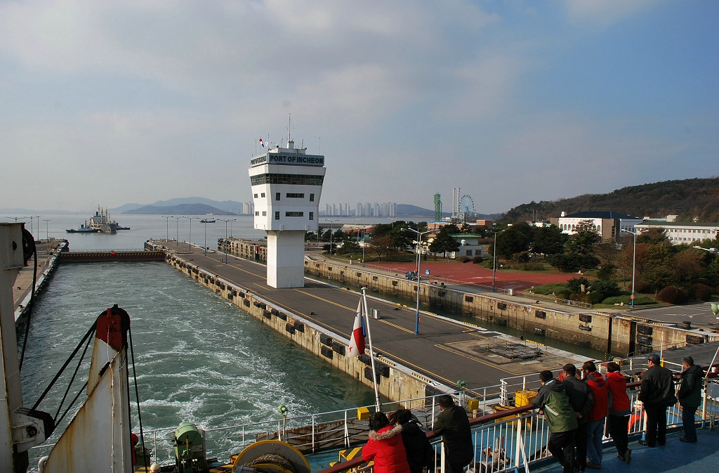 韩国仁川船码头（船闸） 摄影 原原