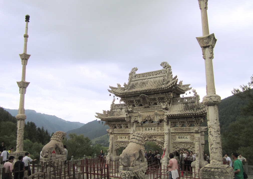 五台山--龙泉寺石刻牌坊 摄影 石泉山人