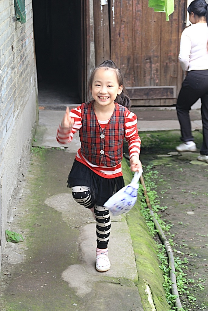 绵阳市三台县行8 摄影 灯下黑