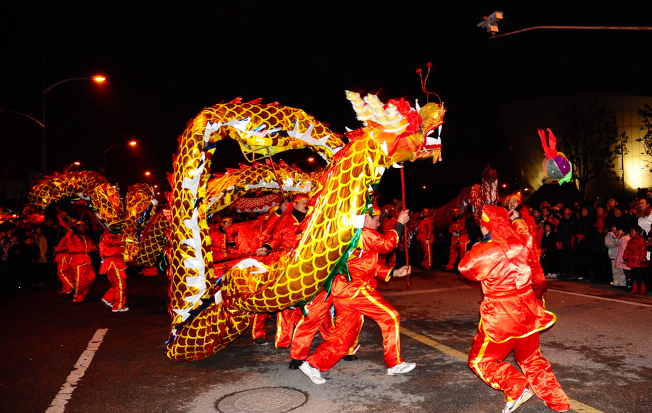 玉兔回宫，金龙飞舞 摄影 liuguorong