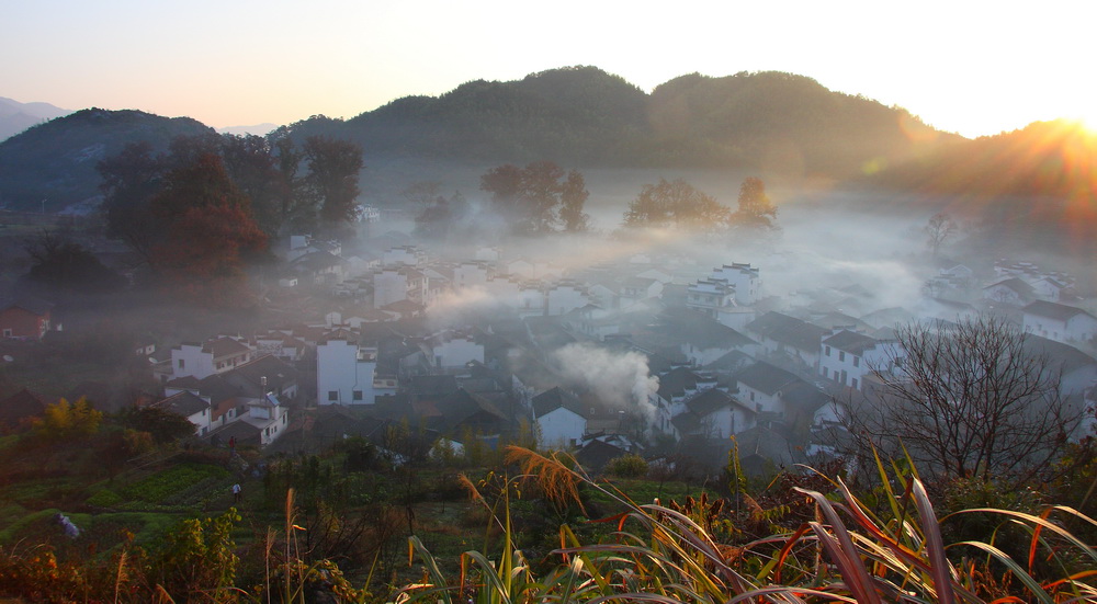 雾锁石城2 摄影 粒沙片石