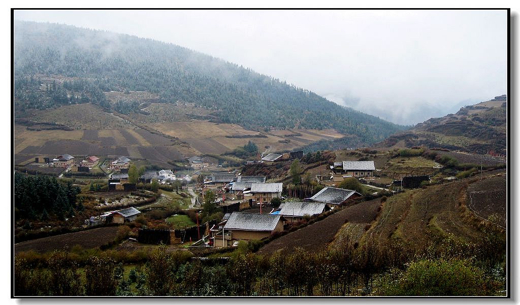 藏民山寨的晨雾 摄影 牧驼人