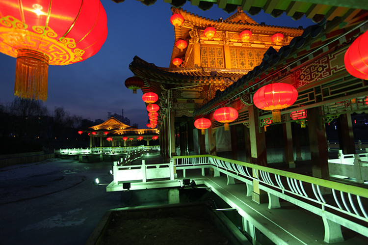 夜景--大红灯高高挂 摄影 陇上汉