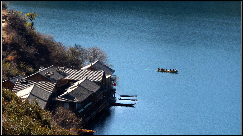 2012.1-泸沽湖 摄影 扛啤酒的蚂蚁