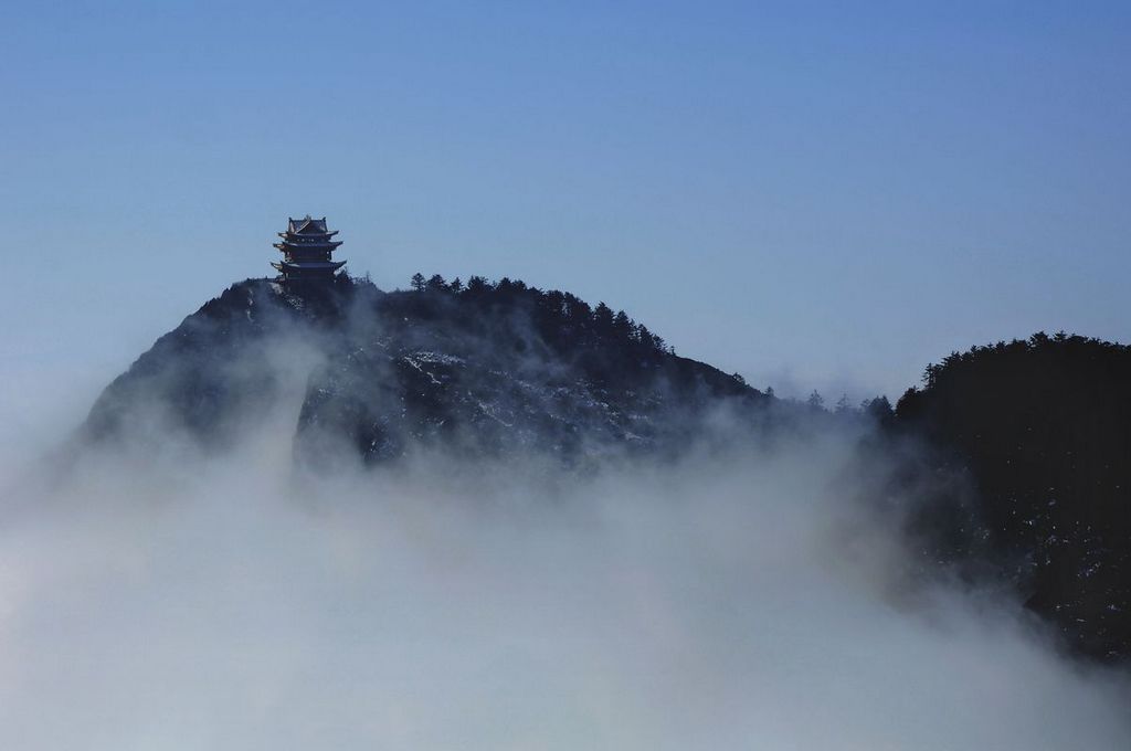 仙山万 佛顶 摄影 峨眉地主